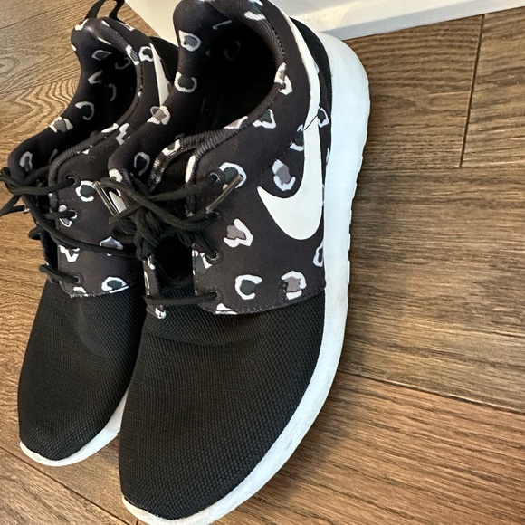 Black roshe one Nike for women - Picture 1 of 4